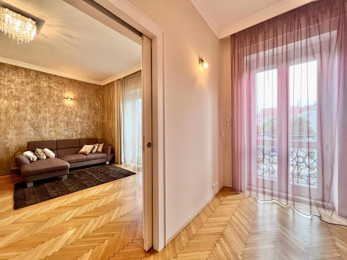 Exclusive Colourful Flat In The City Budapest 0*,  Ungheria