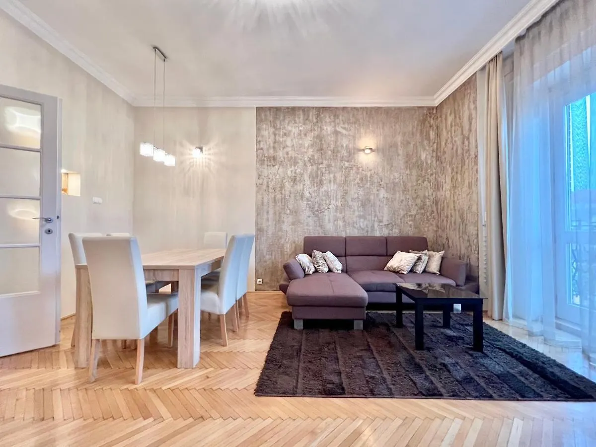 Exclusive Colourful Flat In The City Budapest 0*,